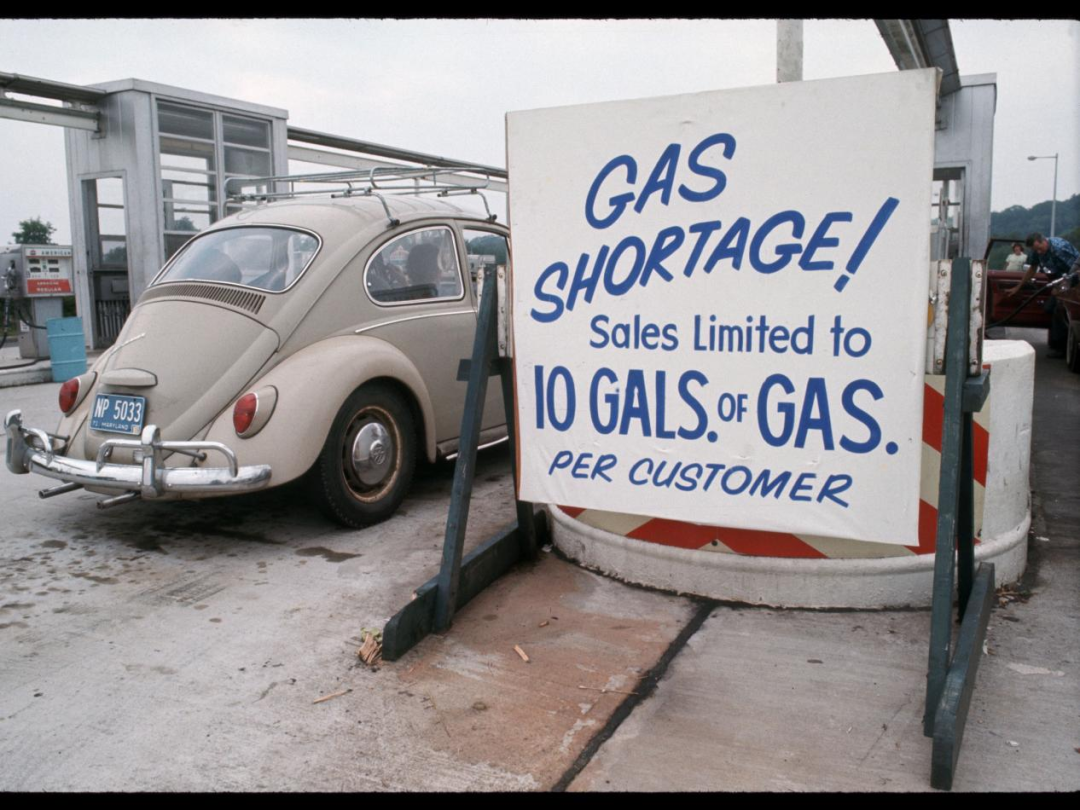 🚗 Automotive Culture: The Oil Crisis