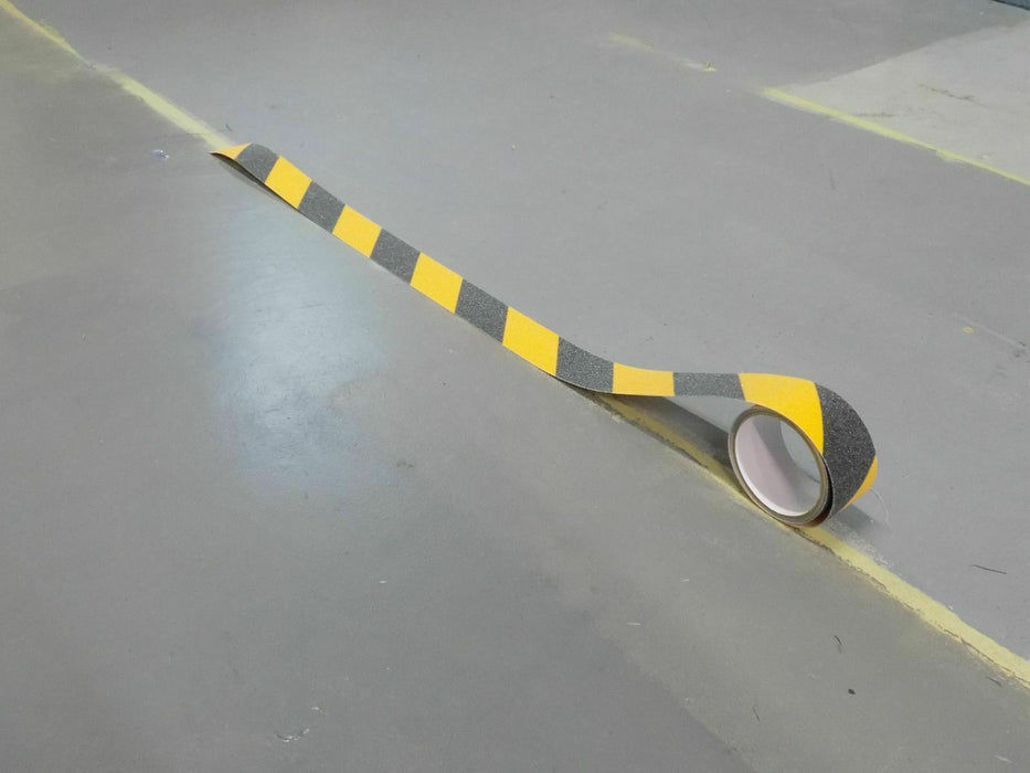 NON SLIP COARSE SAFETY TAPE BLACK & YELLOW STAIR HAZARD HIGH GRIT TRACTION ANTI